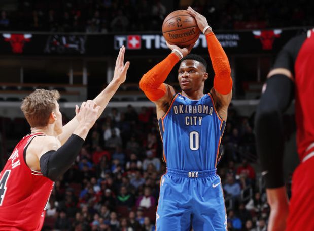 雷霆力克辽宁队，德罗赞统治全场