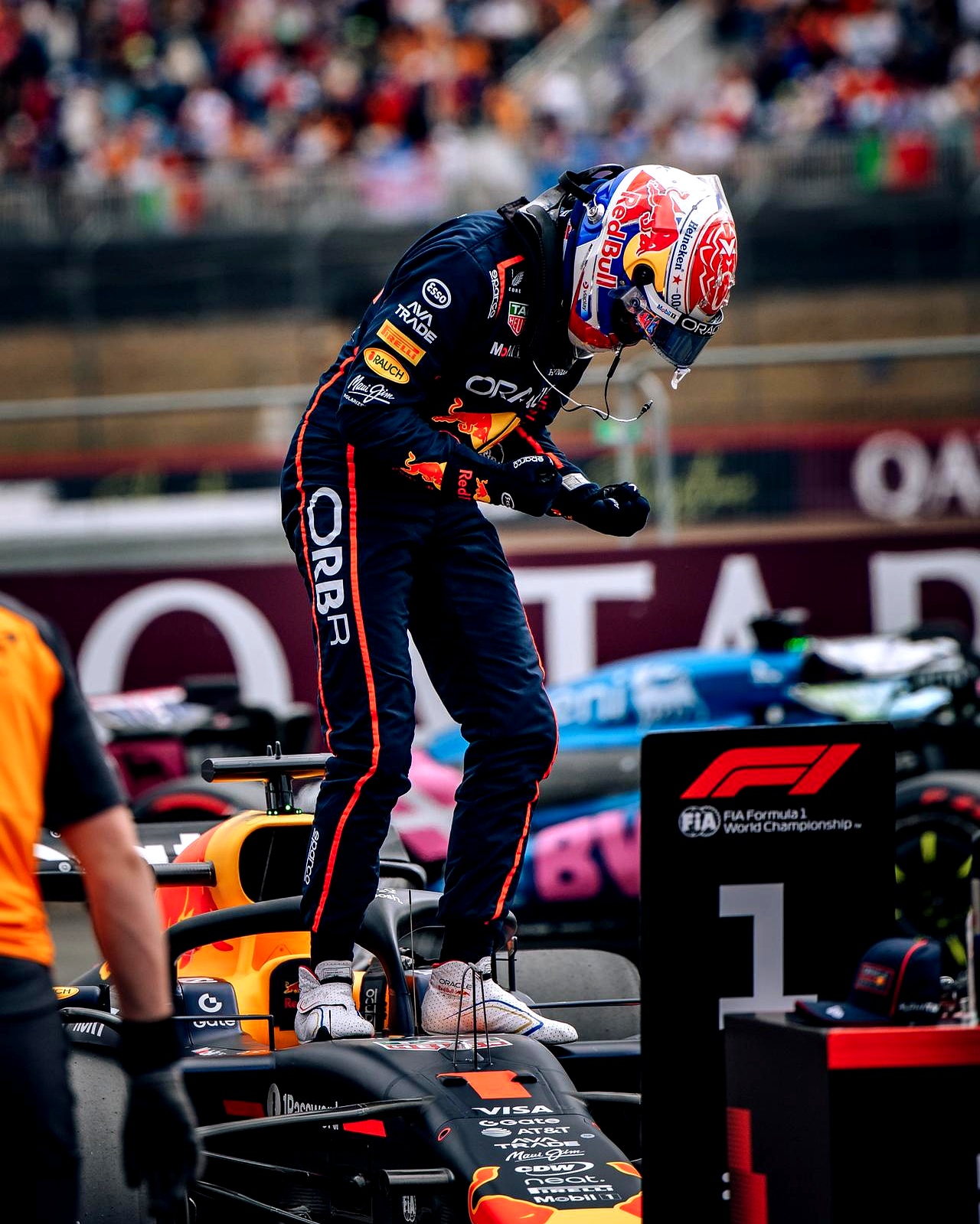 红牛二队绝杀雷诺车队,塞恩斯惊艳四座 红牛二队绝杀雷诺车队,塞恩斯惊艳四座