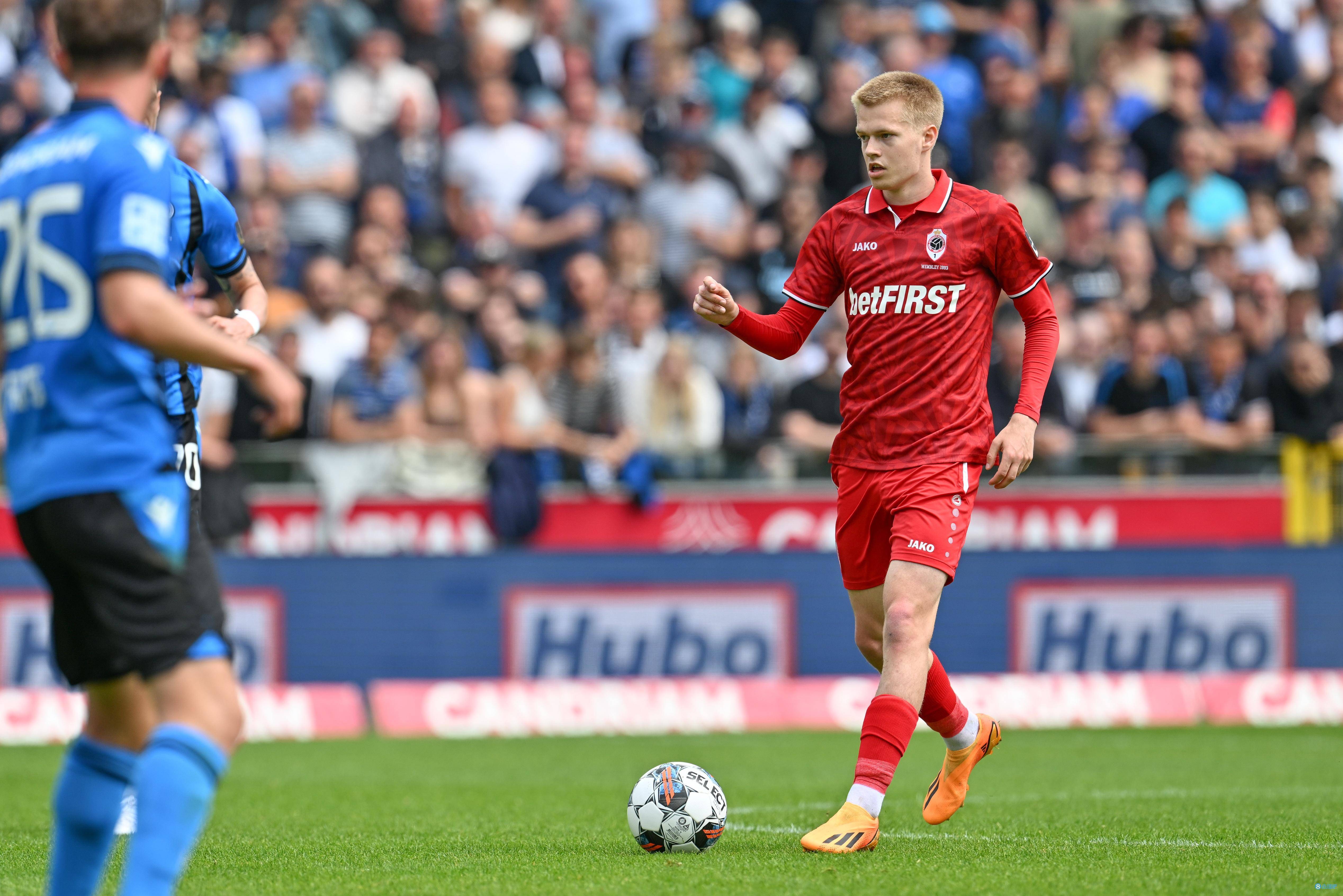 荷兰绝杀拜仁，本泽马统治全场