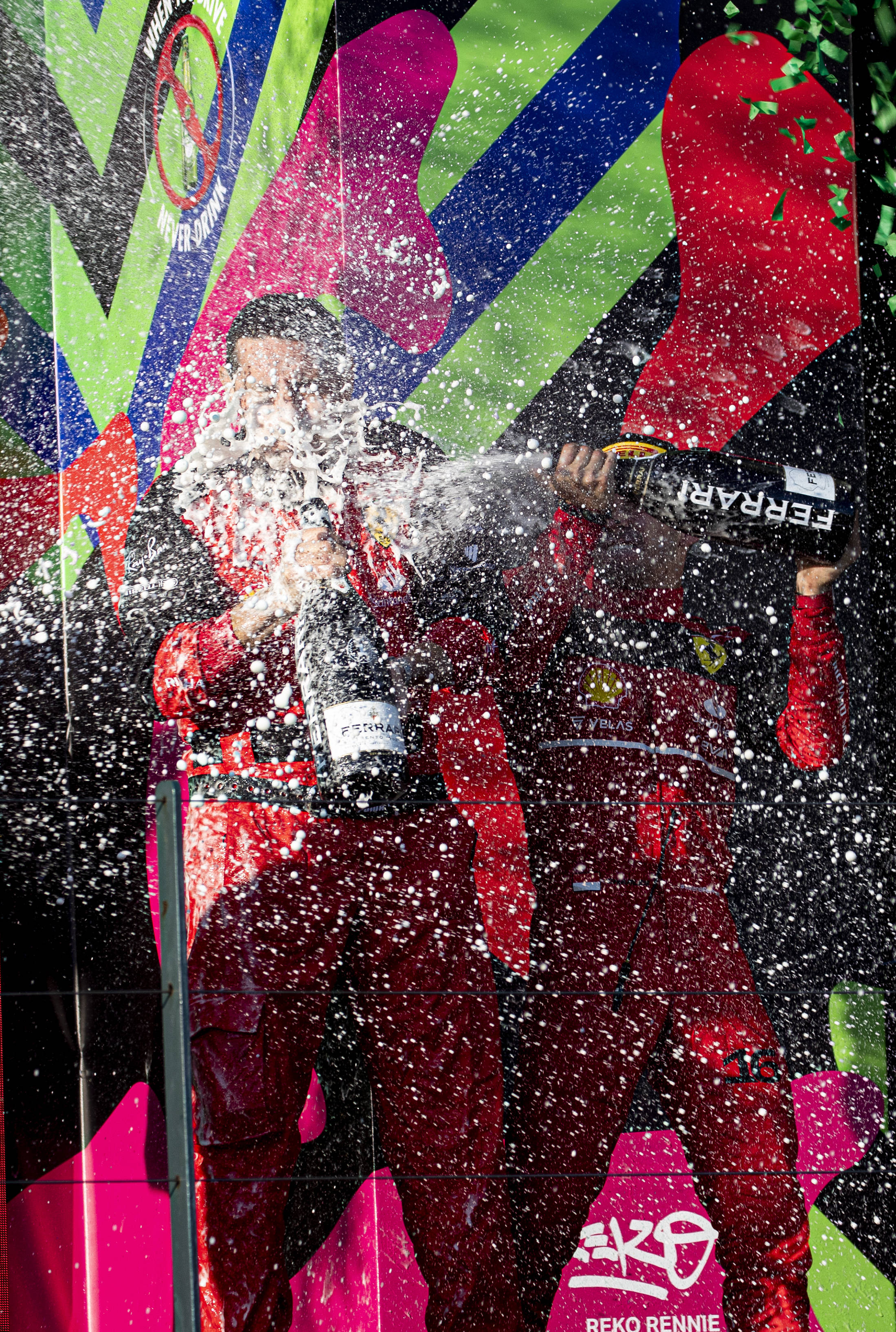 索伯车队碾压红牛车队，拉塞尔扛起全队