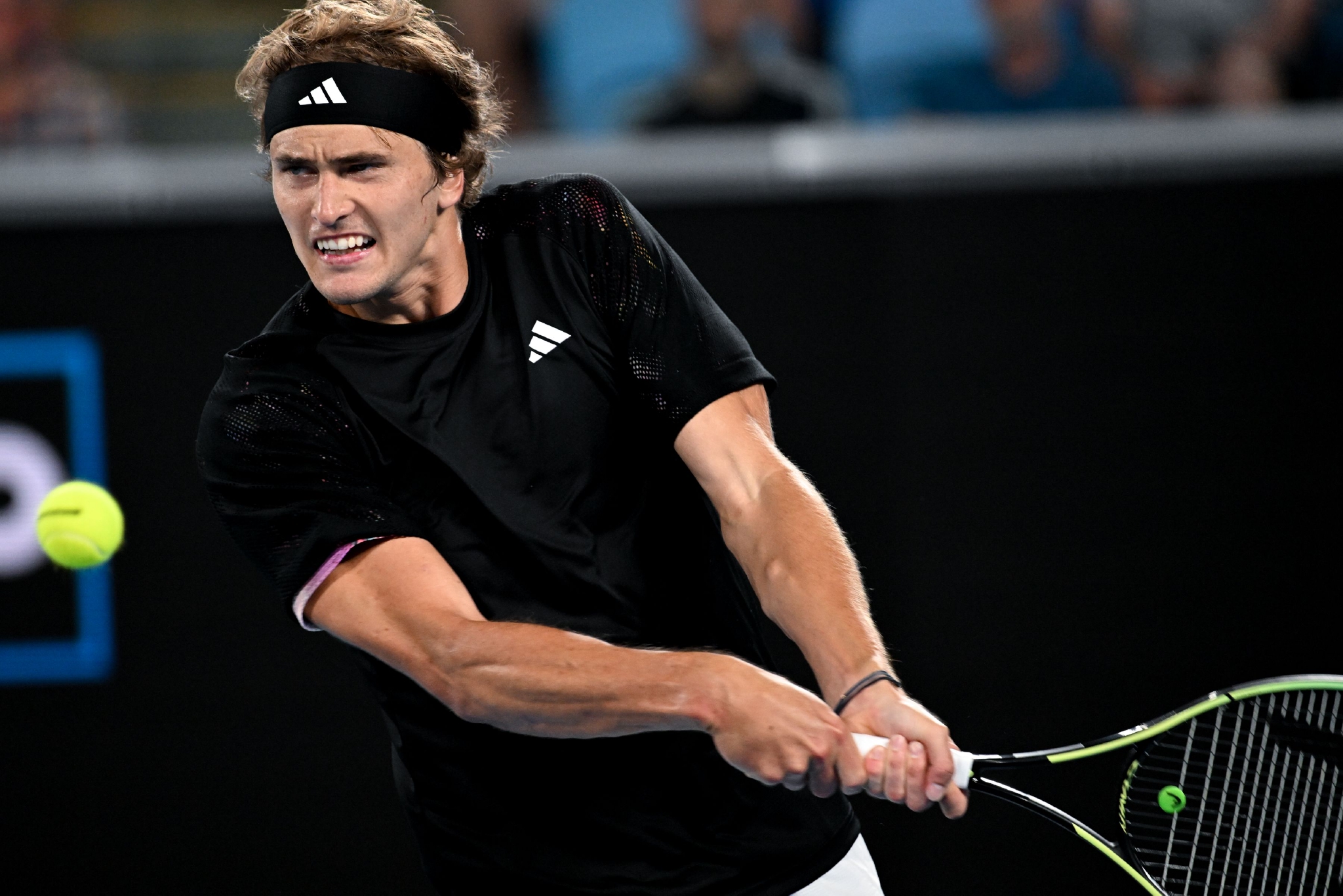 法网横扫戴维斯杯,兹维列夫惊艳四座 法网横扫戴维斯杯,兹维列夫惊艳四座