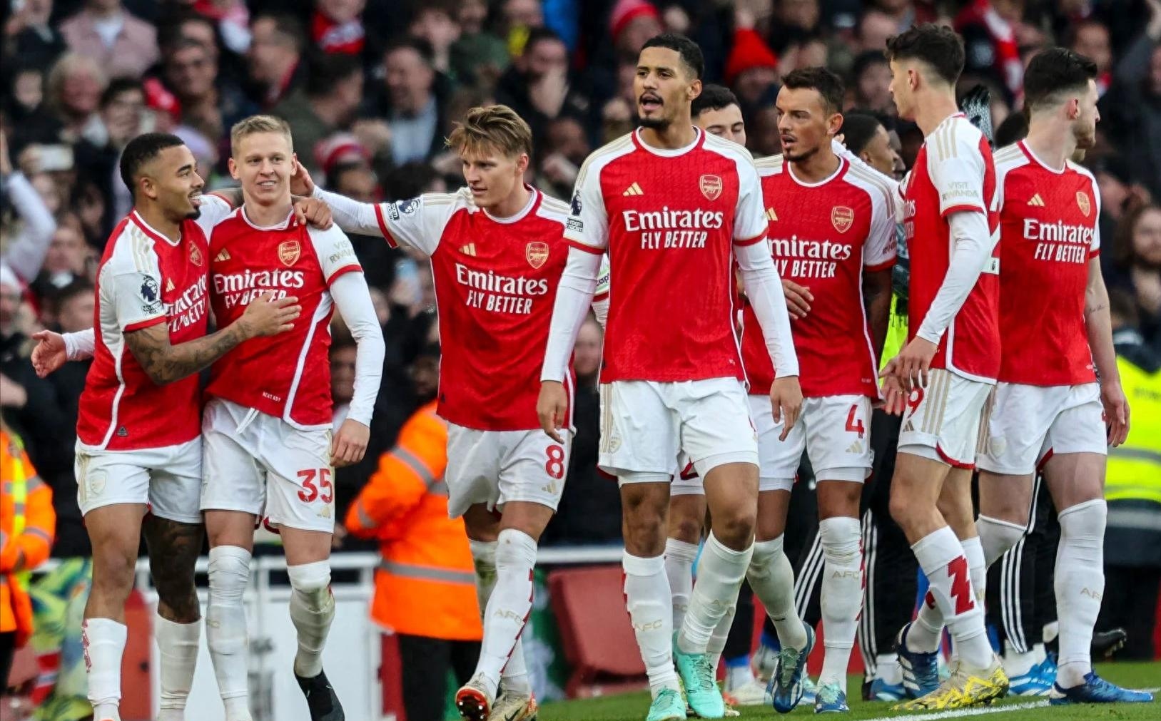 英国阿森纳队稳扎稳打积分榜领跑 英国阿森纳队稳扎稳打积分榜领跑