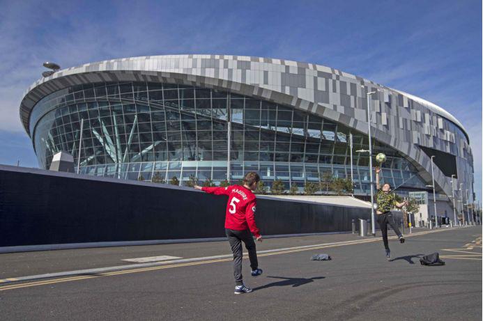 寂静球场！球队客场比赛取得冰冷逆转