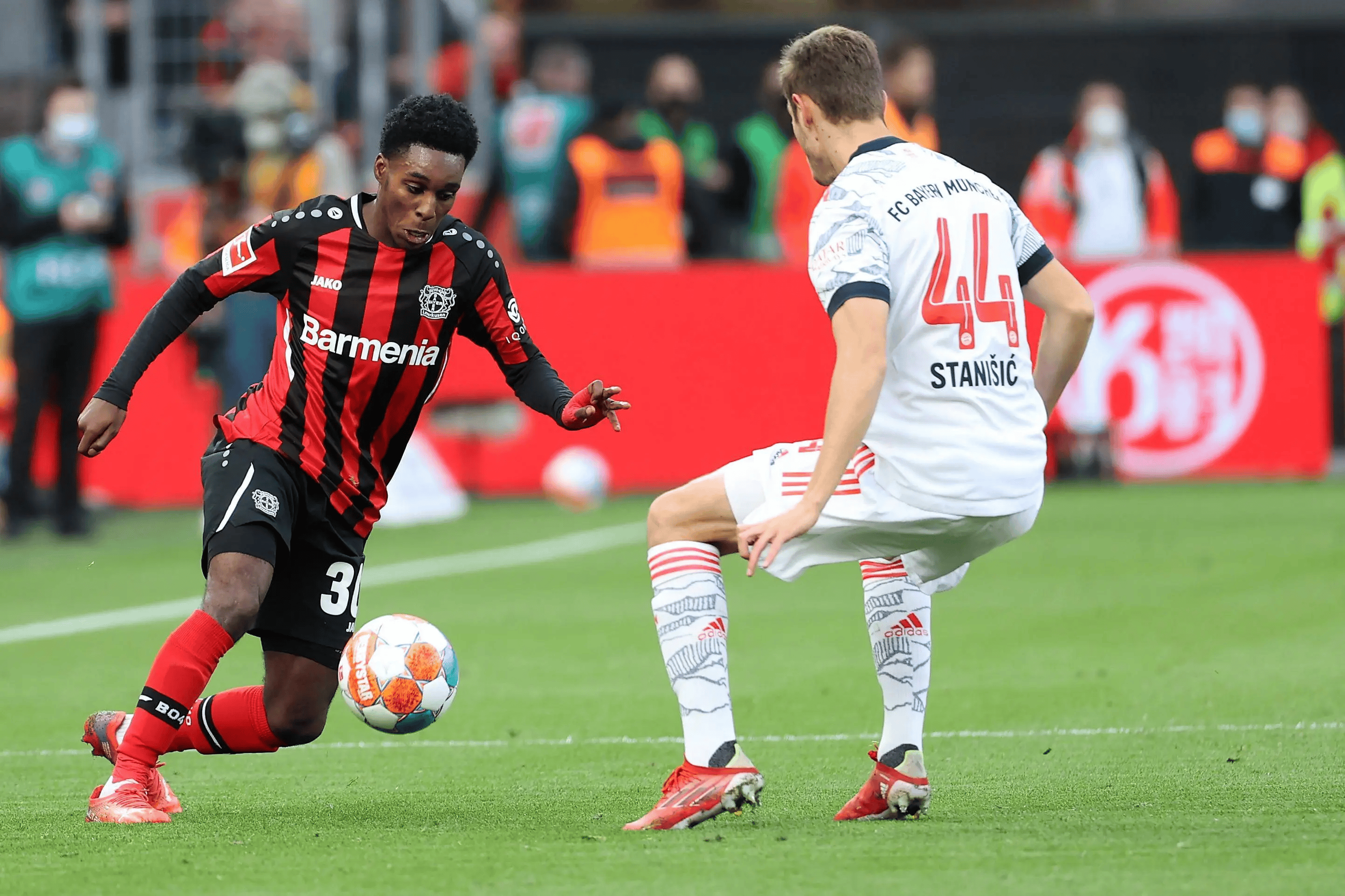 多特蒙德客场遭遇惨败,战绩堪忧 多特蒙德客场遭遇惨败,战绩堪忧