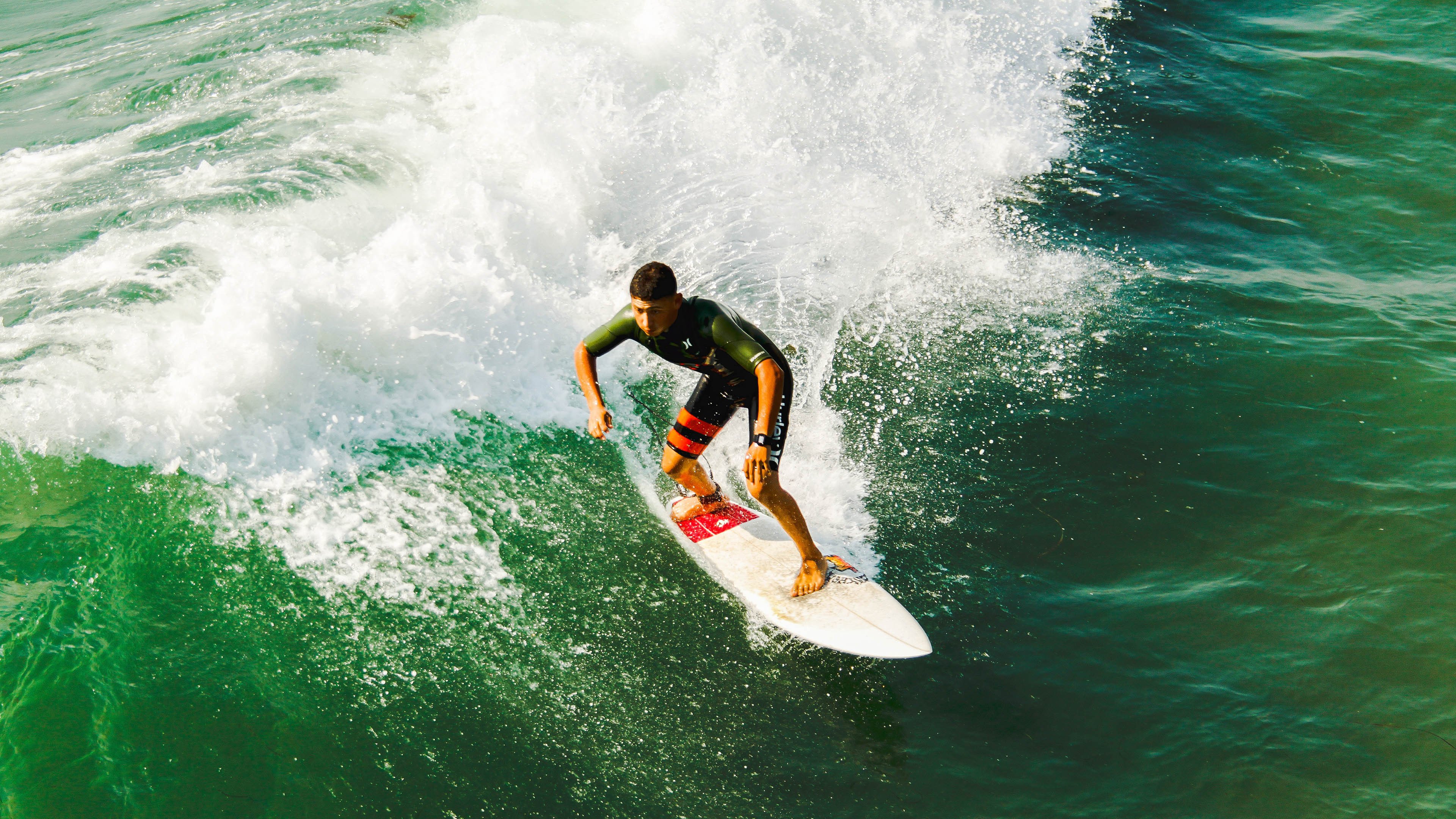 石油、蓝黑与致命一击，当委内瑞拉风暴席卷梅阿查